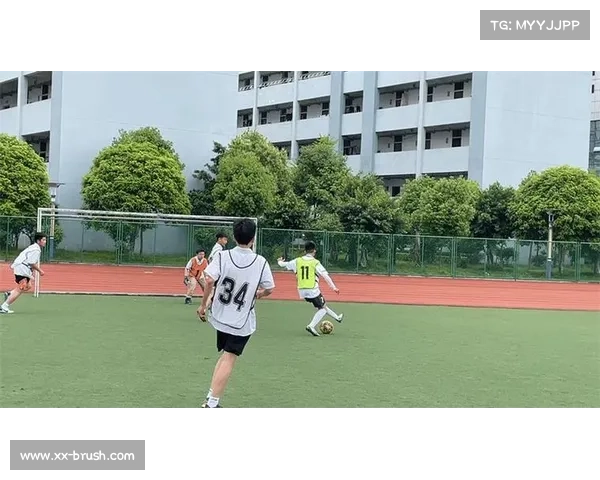 四川城市足球联赛达州队虽败犹荣 业余球员绿茵场上的拼搏与梦想
